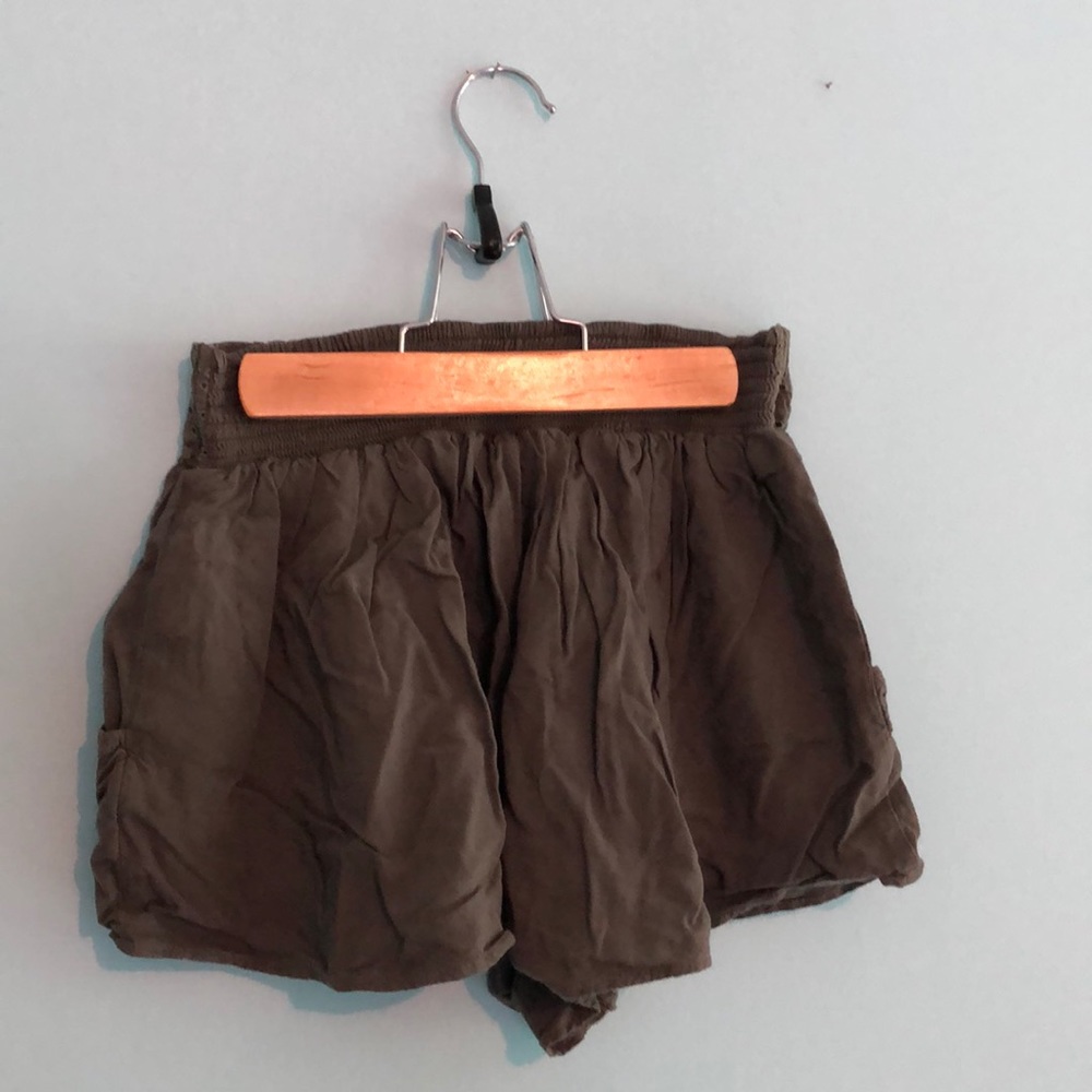 Flowy Shorts - Picture 2 of 2